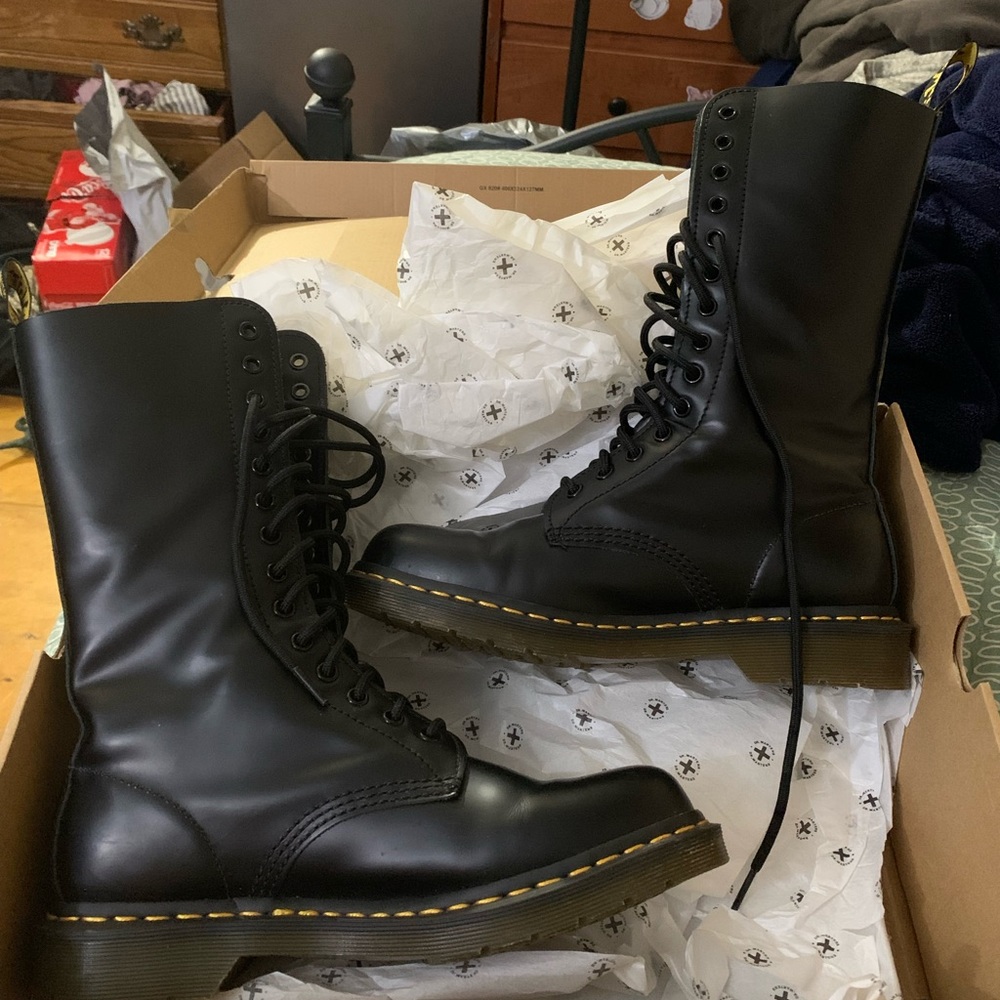 1914 Dr. Marten Boots